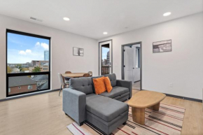 CozySuites Mass with parking lounge & roof deck #27